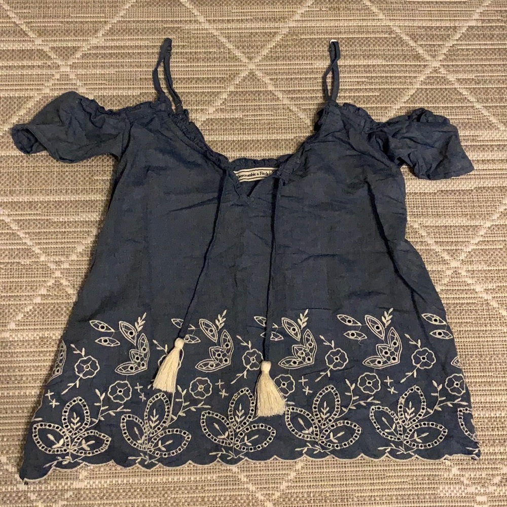 Abercrombie & Fitch top